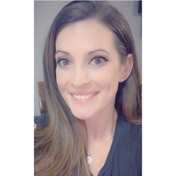 Meet your Posher, Jessica - Picture 3 of 3